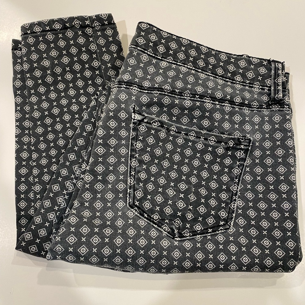 Stylish Black and White Patterned Women Jeans